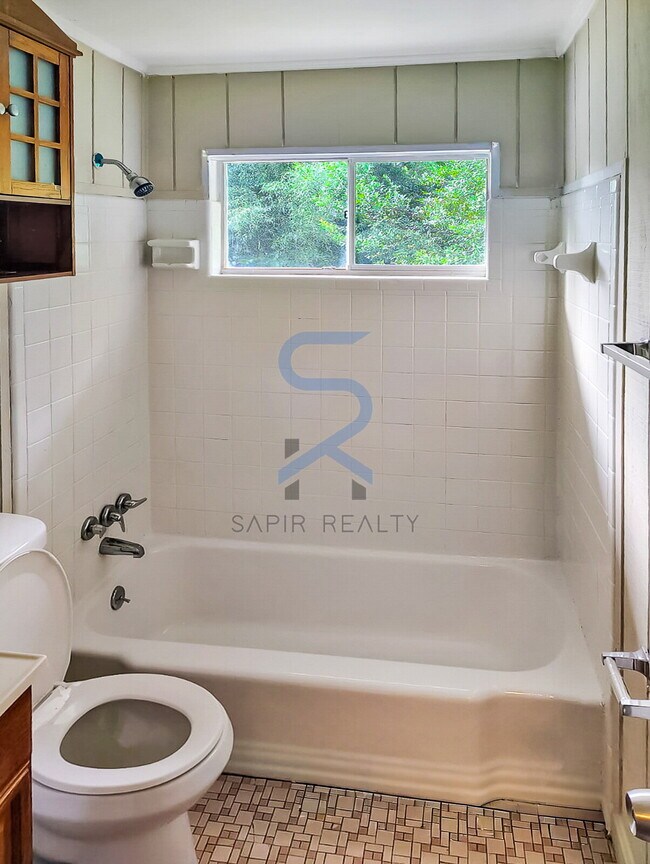 Building Photo - Move in before December 31st and choose your reward: a $250 Amazon Gift Card or a 55" Smart TV!