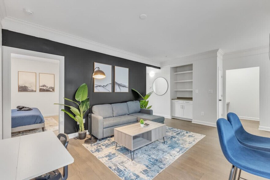 Primary Photo - 1803 Brisbane Woods Way
