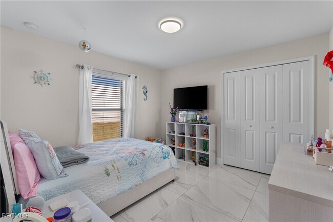 Building Photo - 4524 20th St SW