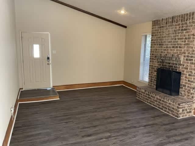 Building Photo - 2138 Wood River Rd