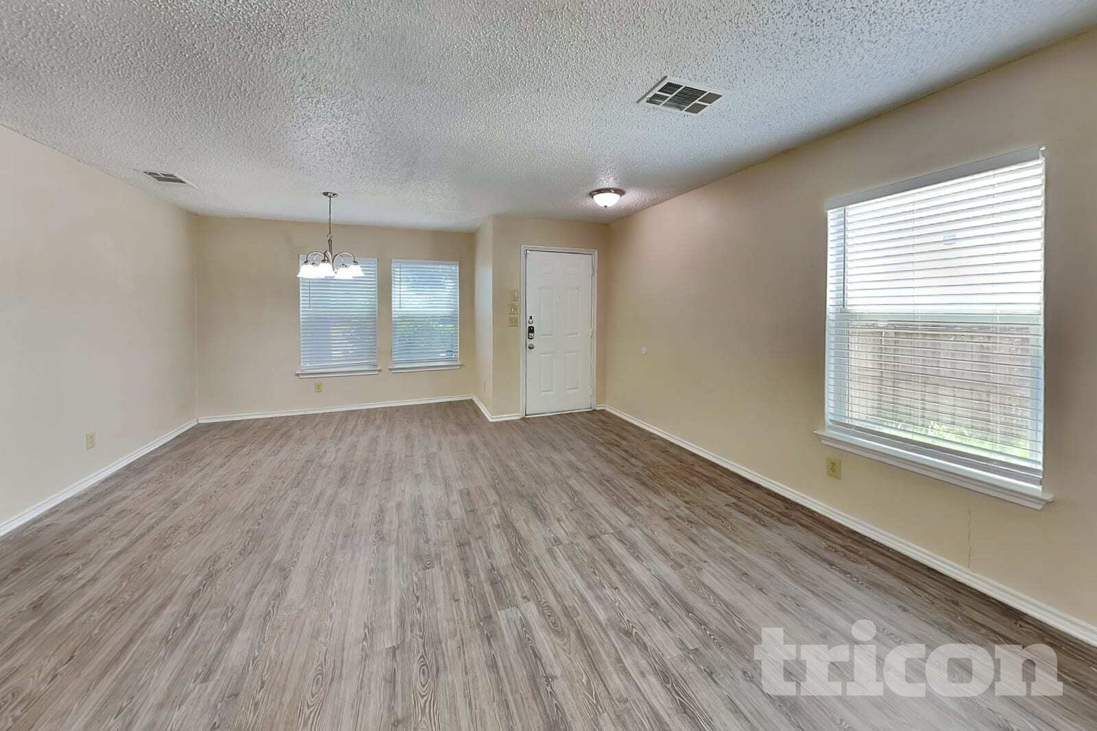 Building Photo - 8055 Chestnut Cedar Dr