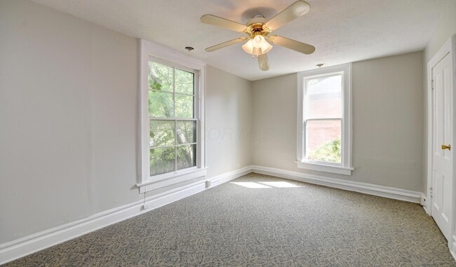 Building Photo - 1427 1/2 Bryden Road Unit