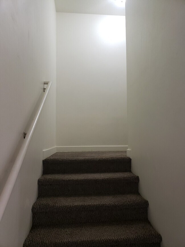 Building Photo - 67 East 700 North, Unit 73 Private Bed 1