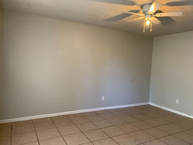 Building Photo - Newly Remodeled Townhouse in Valdosta