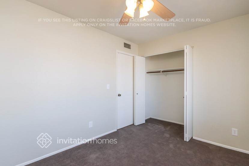 Building Photo - 3943 W Windrose Dr