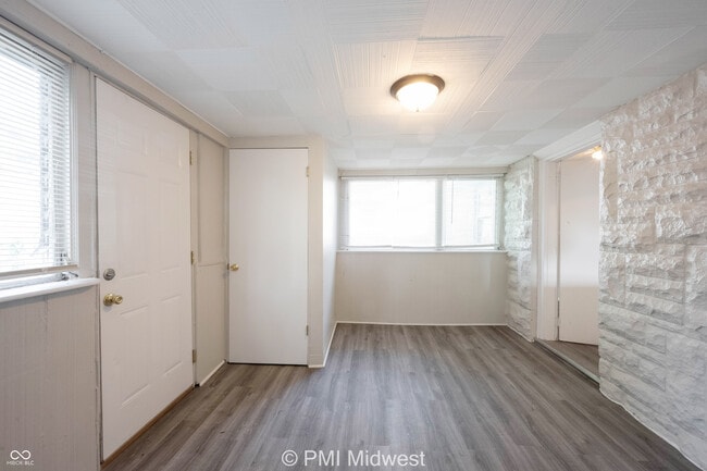 Building Photo - 1415 W Pruitt St