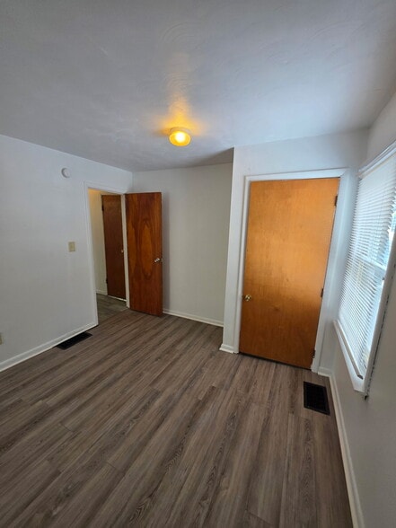 Building Photo - 825 Garfield Ave