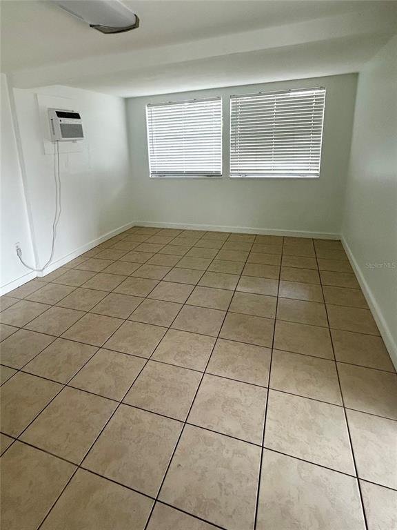 Building Photo - 2695 Fruitville Rd