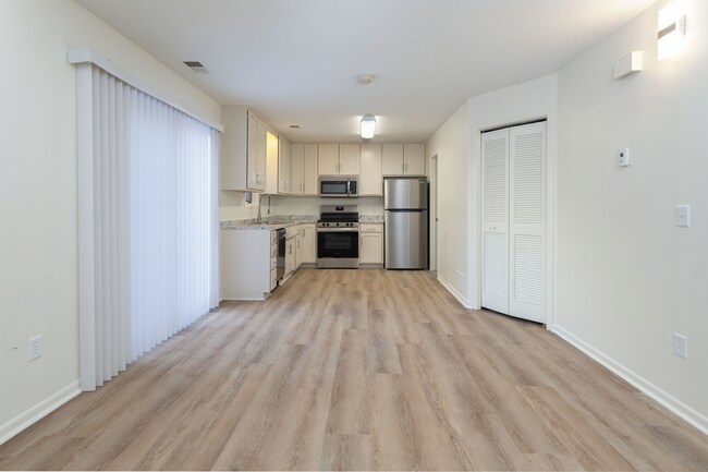 2 bedroom kitchenlivingroom.jpg - The Lofts of Sandcreek