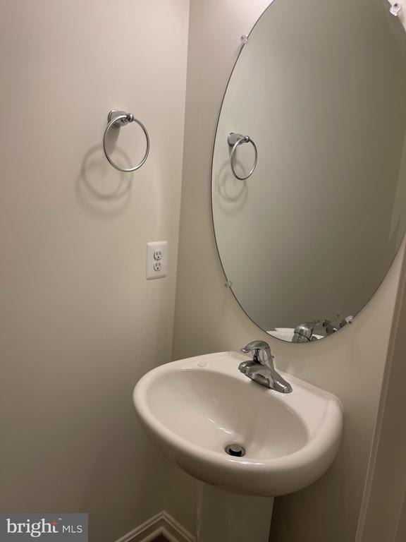 Building Photo - 113 Trails Way