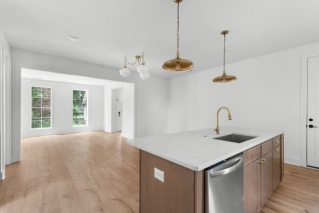Building Photo - 1814 Stewart Pl