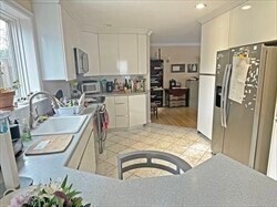 Building Photo - 21 Hamlet St