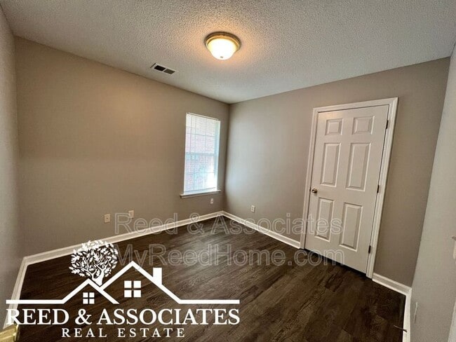 Building Photo - 4824 Pine Forrest Dr