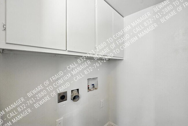 Building Photo - 525 Salem Dr