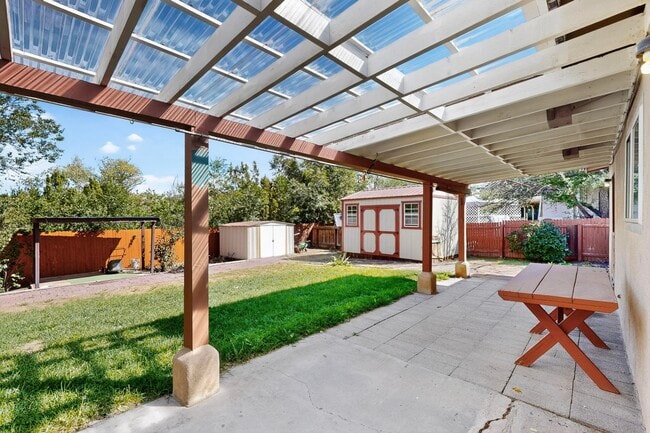 Building Photo - 2702 Avenida Del Sol