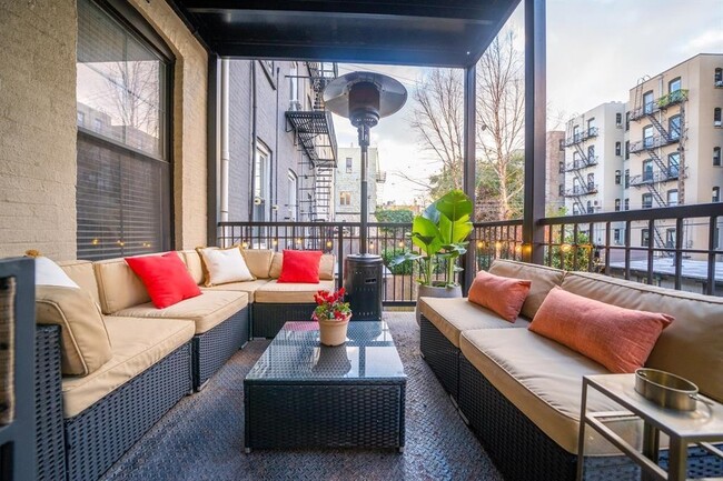 Building Photo - 822 Garden St