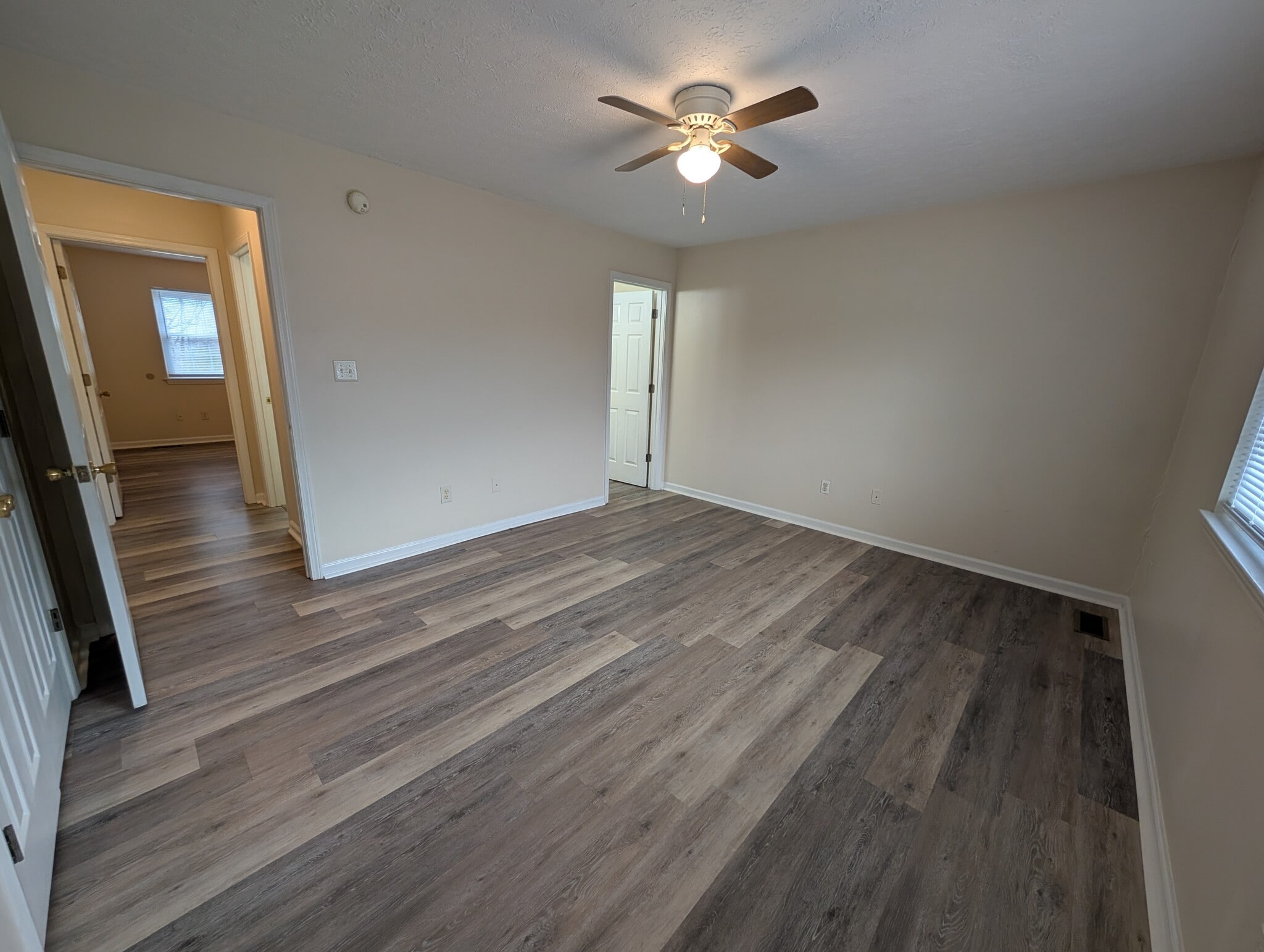 Master Bedroom - 138 Crestview Dr