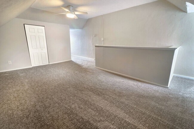 Building Photo - 916-918-918 Harrison Ave