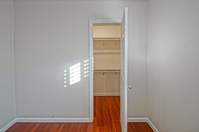 Building Photo - BEAUTIFULLY REMODELED, REDONDO HILLS HOME ...