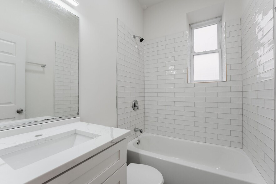 Building Photo - 2112 N Campbell Ave