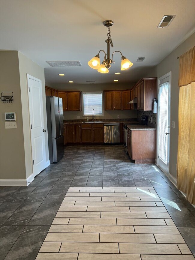 Building Photo - 7108 Verona Dr