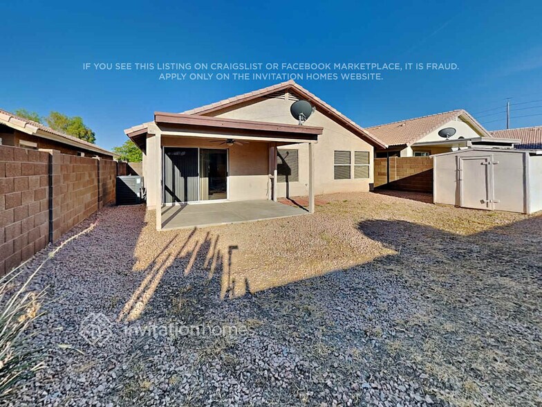 Building Photo - 1032 N Hudson Pl