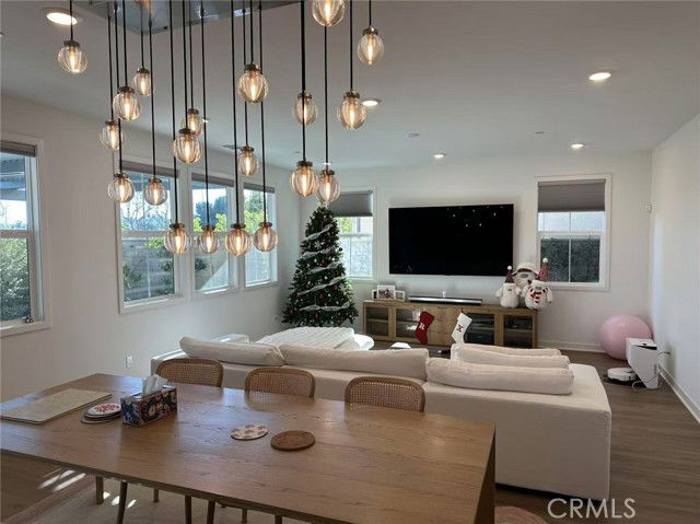 Building Photo - 26078 Meadow Dr