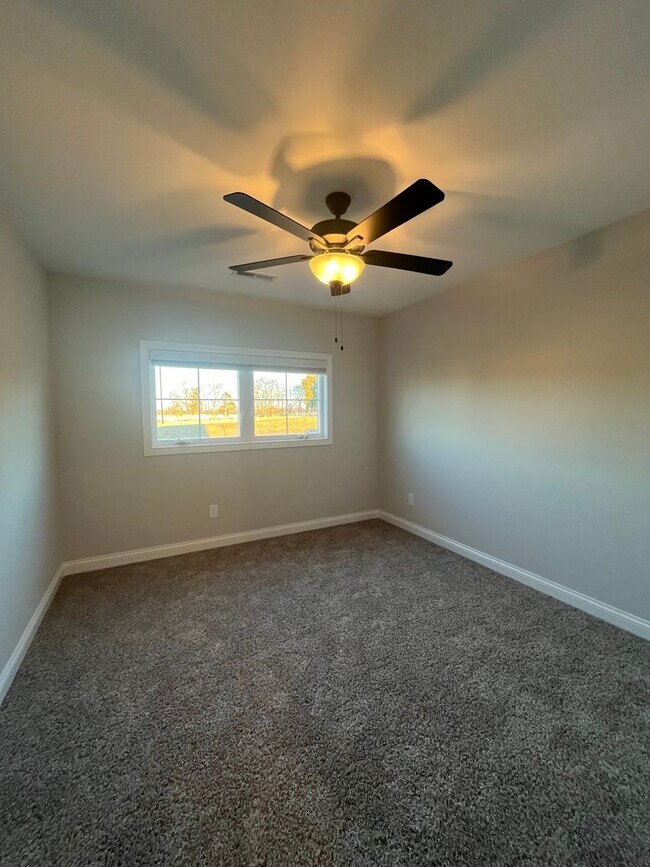 Building Photo - 6492 Fortuna Ave