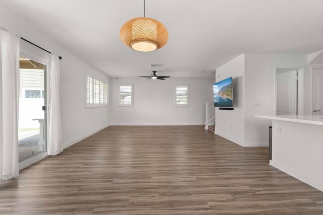 Building Photo - Stunning Ewa Beach 3BR Home with Solar, Huge Fenced Yard & Upgraded Interior