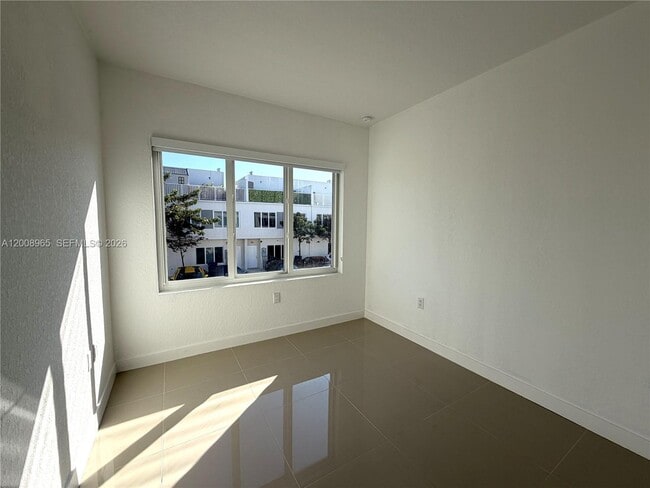 Building Photo - 25823 SW 145th Ave