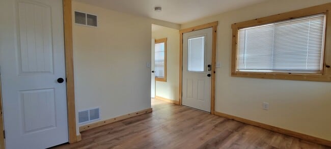 Building Photo - 1 Bedroom Home Near Downtown Florence