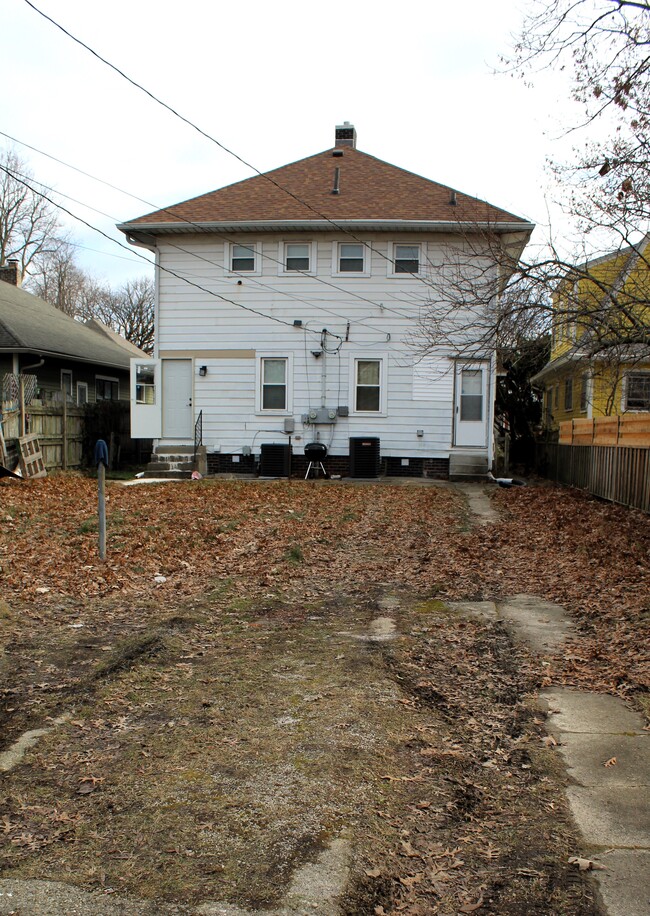 Building Photo - 1214 N Oakland Ave