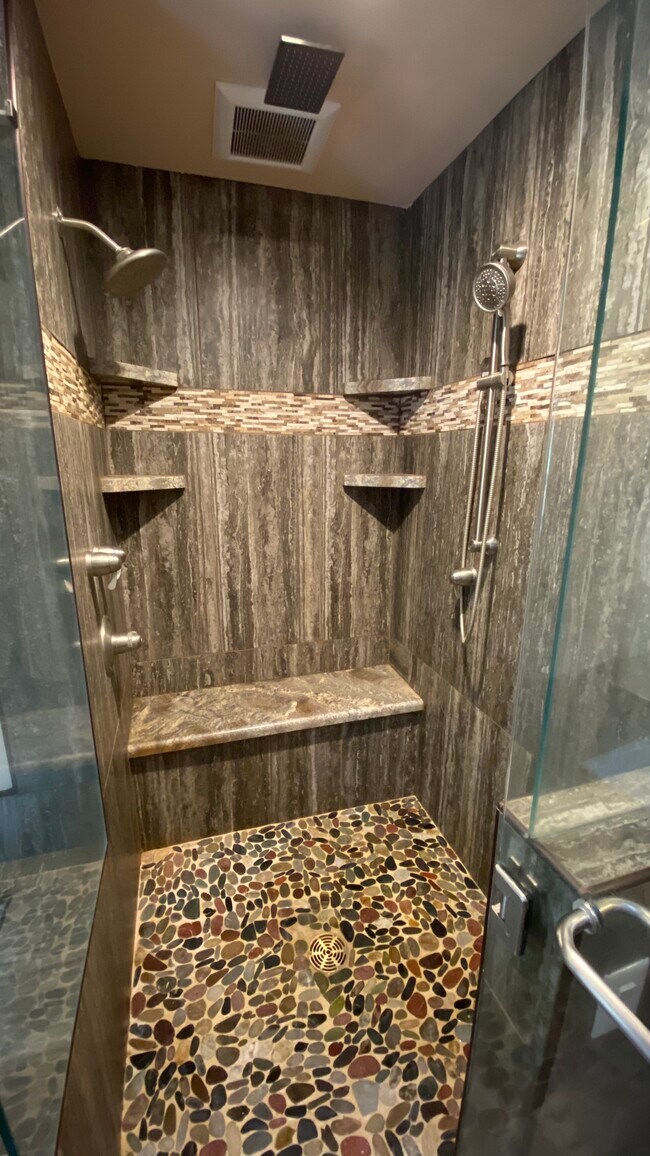 Primary Bath Walk-in Shower - 26927 Manzanita Ct