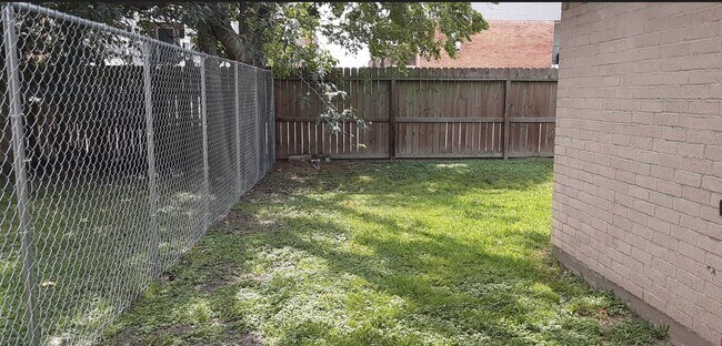Building Photo - 8223 Furlong Ln