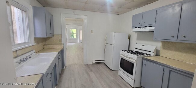 Building Photo - 807 Monroe Ave