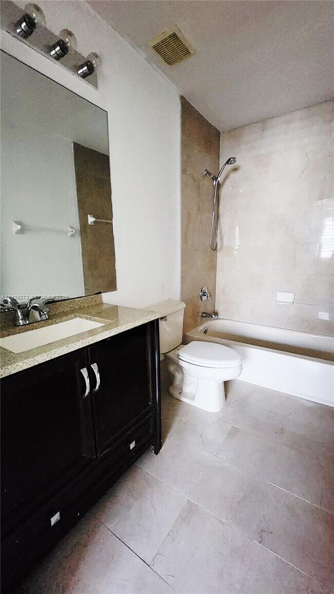 Building Photo - 2715 SE 15th Pl