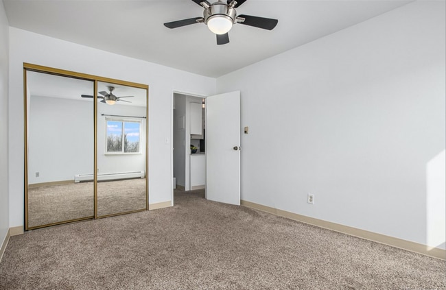 Building Photo - 1BD/1BA Condo in Denver!