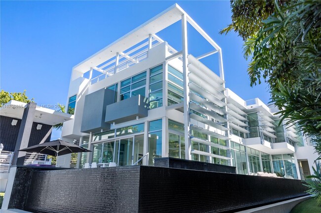 Building Photo - 440 S Hibiscus Dr
