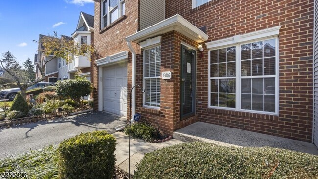 Building Photo - 1306 Stech Dr