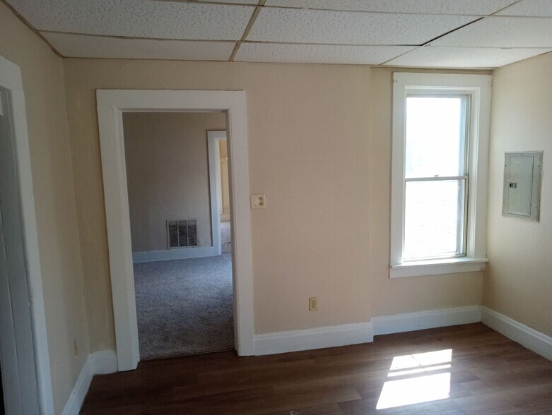 Building Photo - 135 Everett St