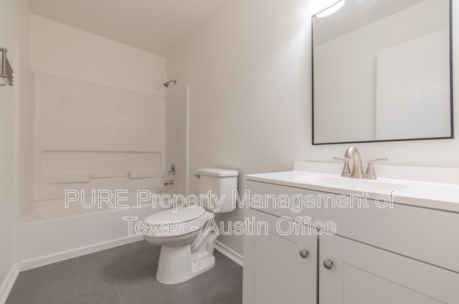 Building Photo - 306 Quail Hollow Dr