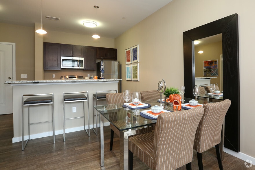 Primary Photo - The Haven on College