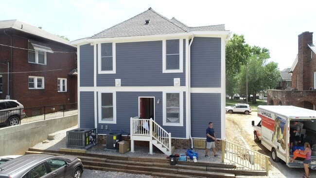 Building Photo - 1717 Laurel Ave