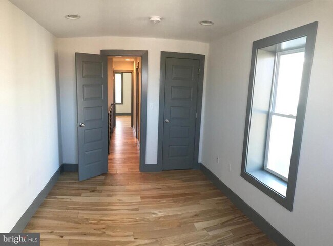 Building Photo - 1829 N Ringgold St