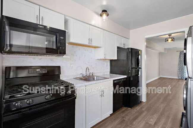 Building Photo - 735 W Ocean View Ave