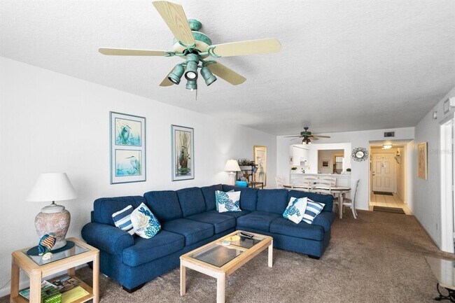 Building Photo - 6093 Bahia Del Mar Cir N