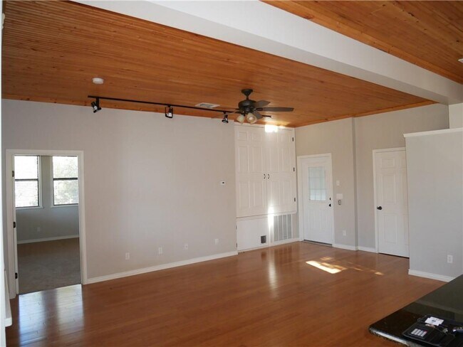 Building Photo - 16216 Stewart Rd