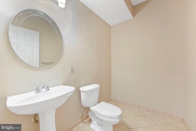 Building Photo - 730 Emerald Hill Dr NE