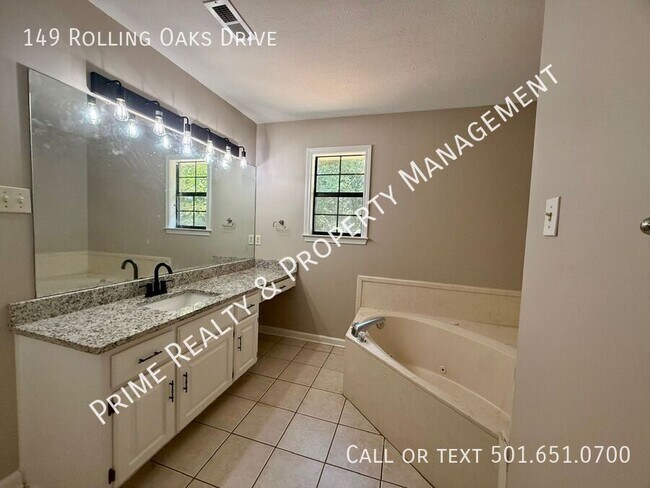 Building Photo - 149 Rolling Oaks Dr