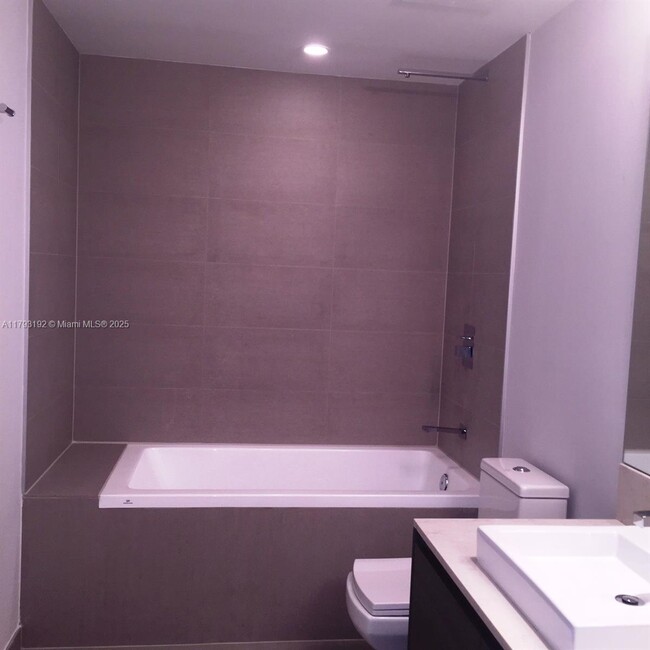 Building Photo - 1080 Brickell Ave
